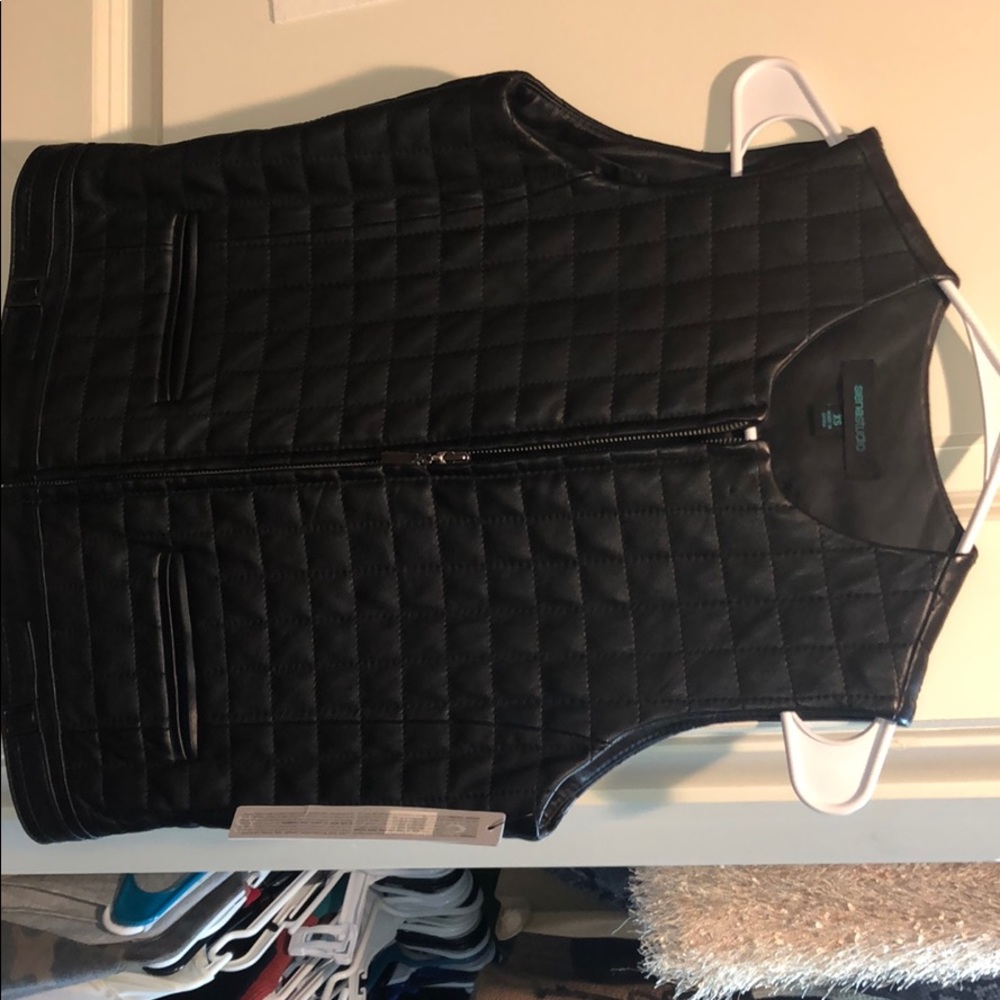 Leather vest never worn
